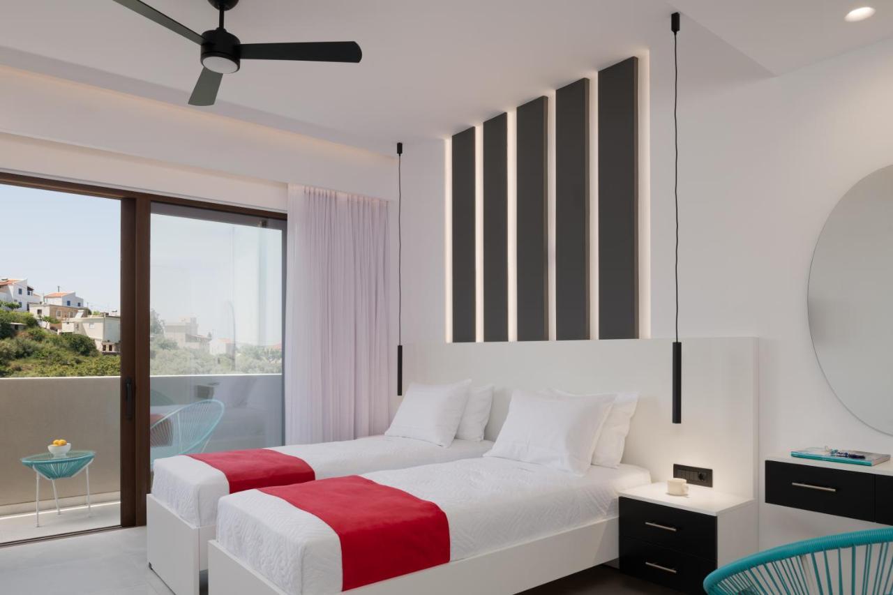 O-cyanea With Heated Pool Kournas