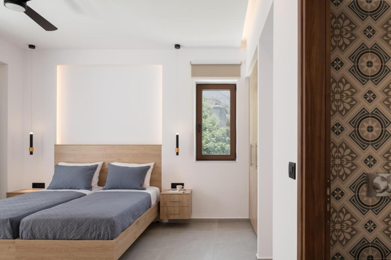 O-cyanea With Heated Pool Holiday home Kournas