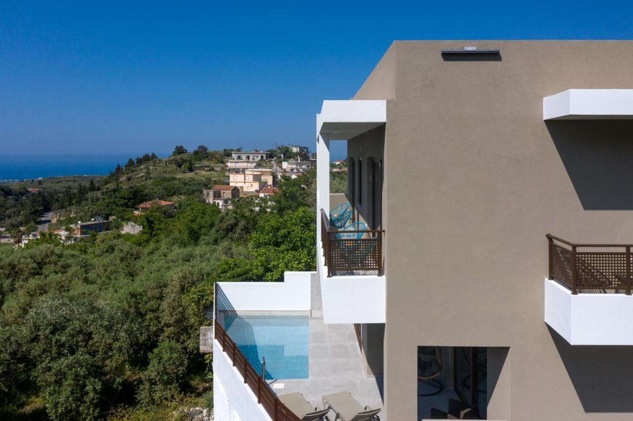 O-cyanea With Heated Pool Holiday home *